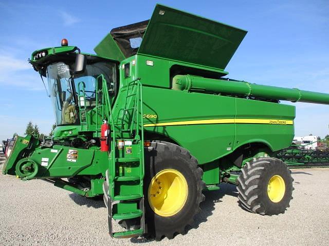 Image of John Deere S690 Primary image