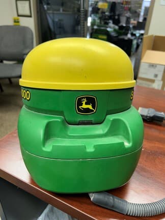 Image of John Deere StarFire 3000 equipment image 2