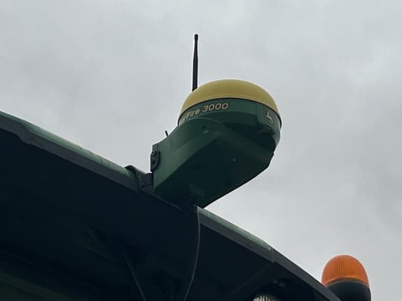 Image of John Deere StarFire 3000 equipment image 2