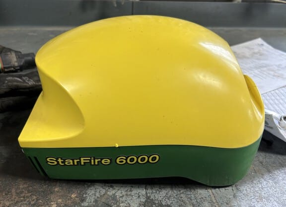 2016 John Deere StarFire 6000 Equipment Image0