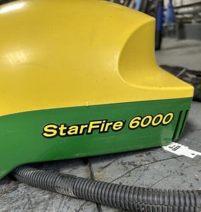 Image of John Deere StarFire 6000 equipment image 2