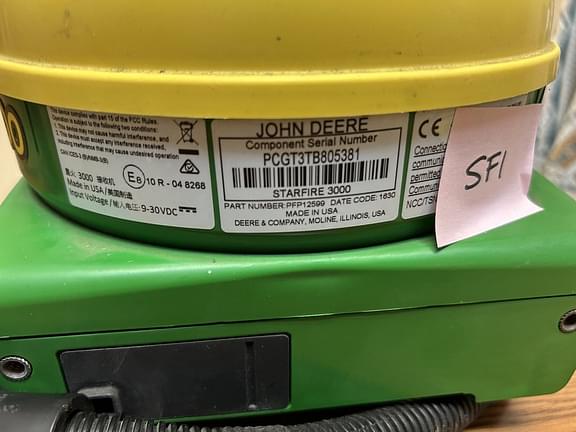 Image of John Deere StarFire 3000 equipment image 4