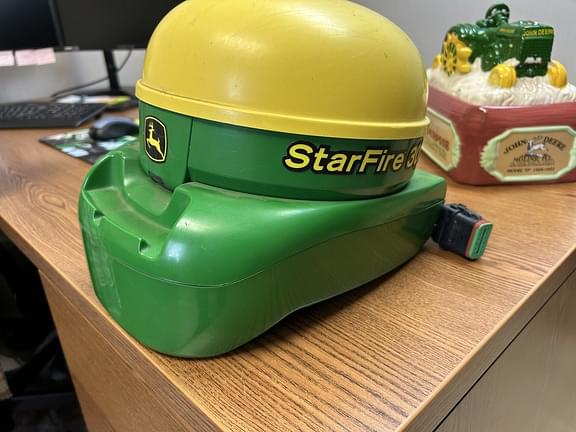 Image of John Deere StarFire 3000 Primary image