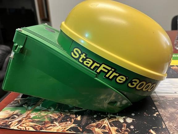 Image of John Deere StarFire 3000 Image 1