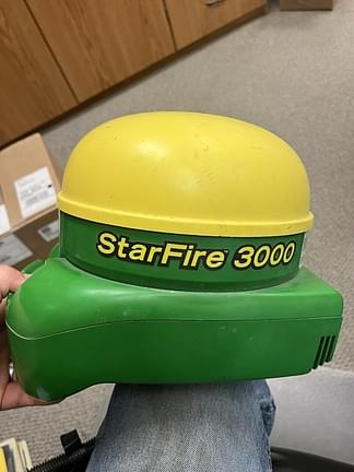 Image of John Deere StarFire 3000 Image 1