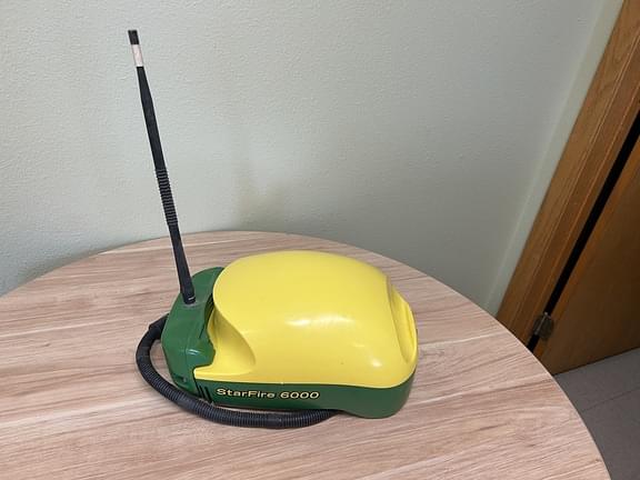 Image of John Deere StarFire 6000 Image 0