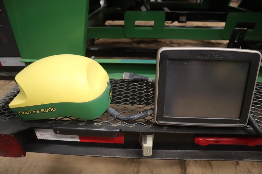 Image of John Deere StarFire 6000 Primary image