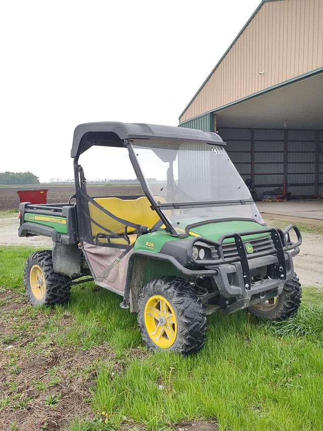 Image of John Deere Gator XUV 825i equipment image 1