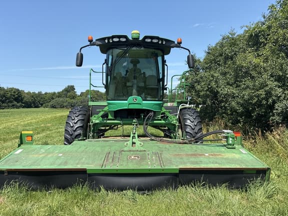 Image of John Deere W235 equipment image 3