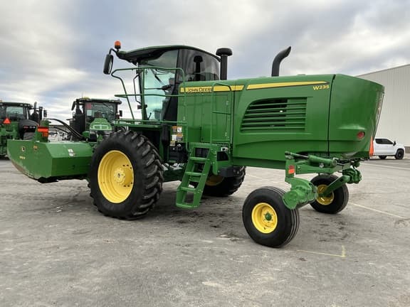 Image of John Deere W235 equipment image 2