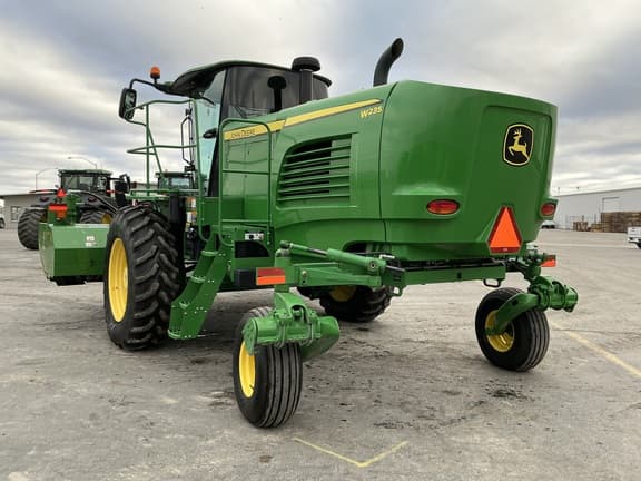 Image of John Deere W235 equipment image 3