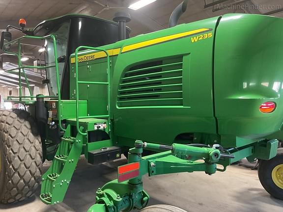 Image of John Deere W235 equipment image 3