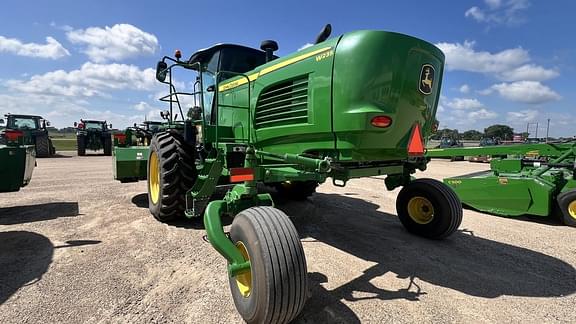 Image of John Deere W235 equipment image 2