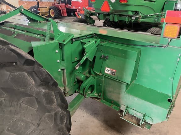 Image of John Deere W235 equipment image 3