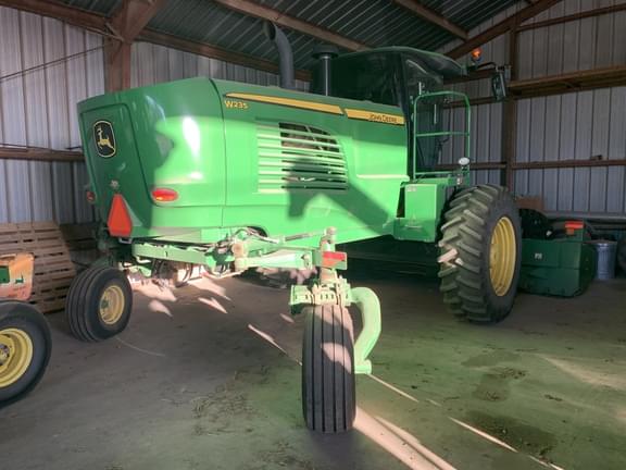 Image of John Deere W235 equipment image 1