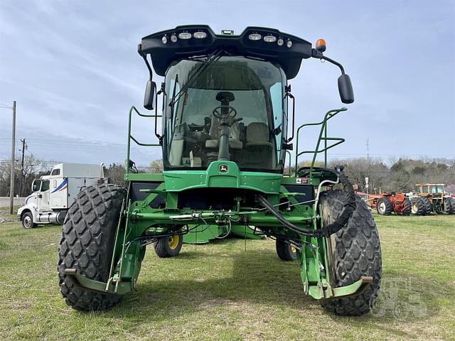 Image of John Deere W235 equipment image 3