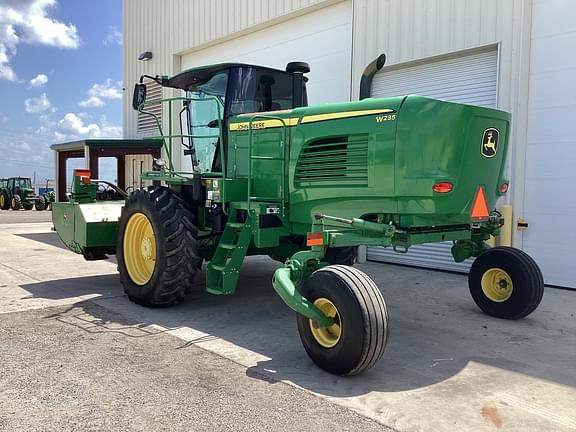 Image of John Deere W235 equipment image 2