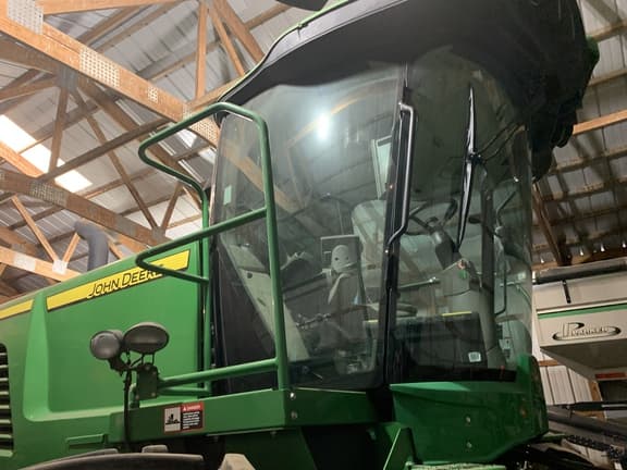 Image of John Deere W235 equipment image 2