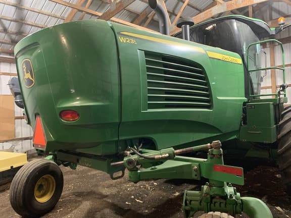 Image of John Deere W235 equipment image 3