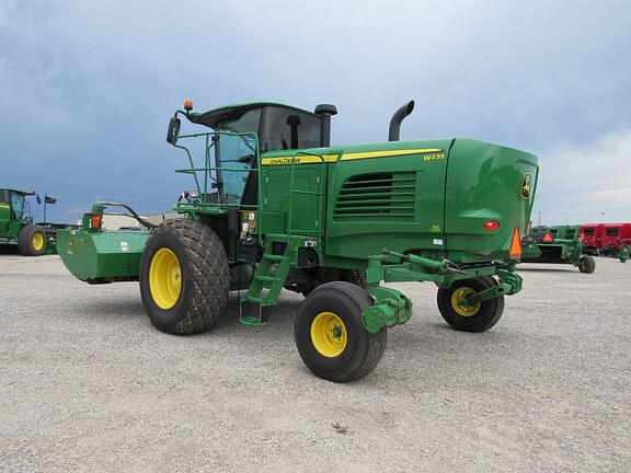 Image of John Deere W235 equipment image 2