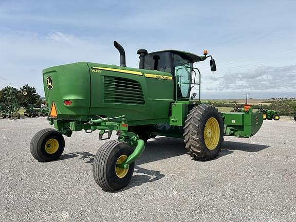 Image of John Deere W235 equipment image 3