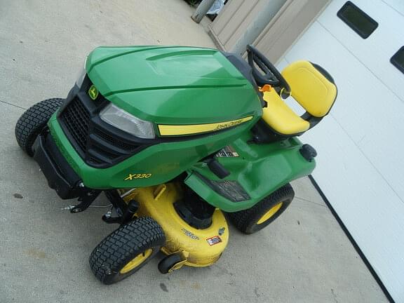 Image of John Deere X330 equipment image 2