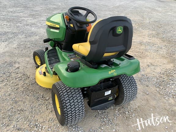 Image of John Deere X330 equipment image 2