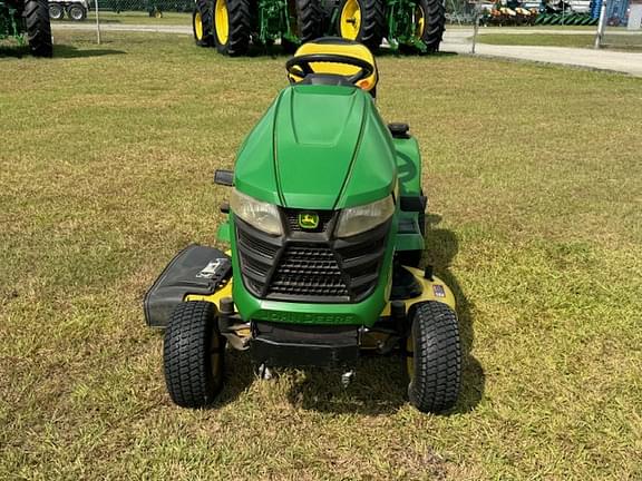 Image of John Deere X330 equipment image 3