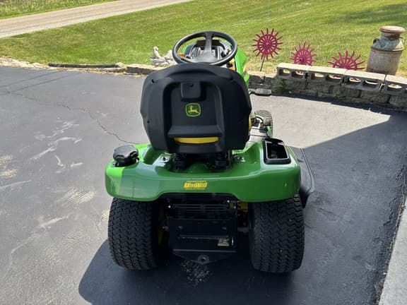 Image of John Deere X330 equipment image 3