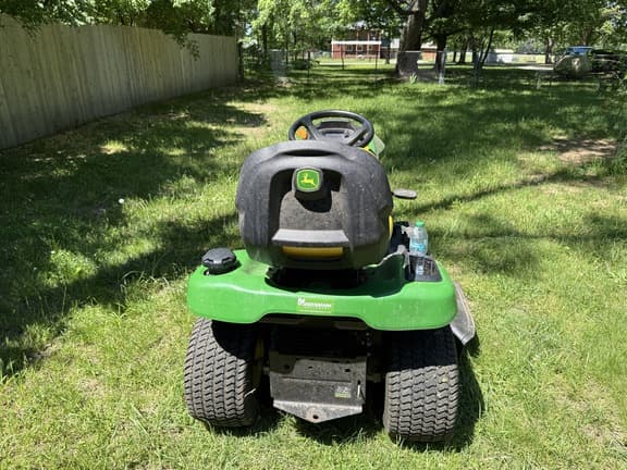 Image of John Deere X330 equipment image 4