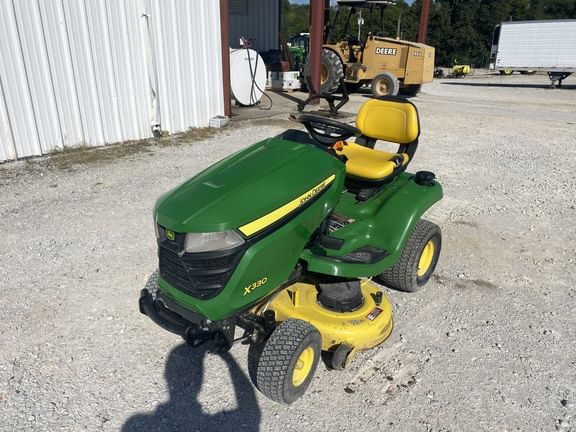 2016 John Deere X330 Equipment Image0