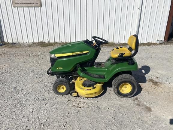 Image of John Deere X330 equipment image 1