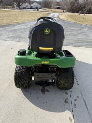 Image of John Deere X330 equipment image 2