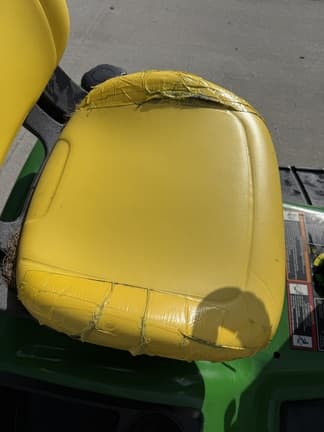 Image of John Deere X330 equipment image 4