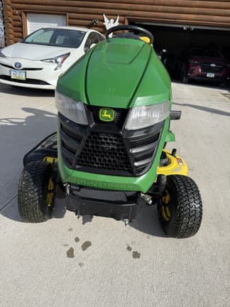 Image of John Deere X330 equipment image 1