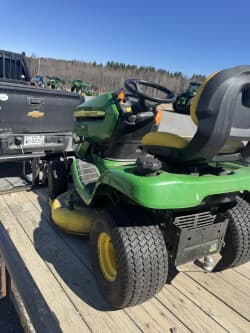 Image of John Deere X350 equipment image 2
