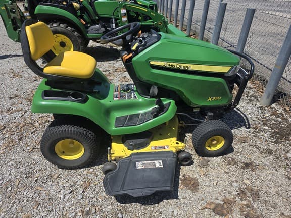 Image of John Deere X350 equipment image 1
