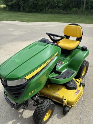 2016 John Deere X350 Equipment Image0