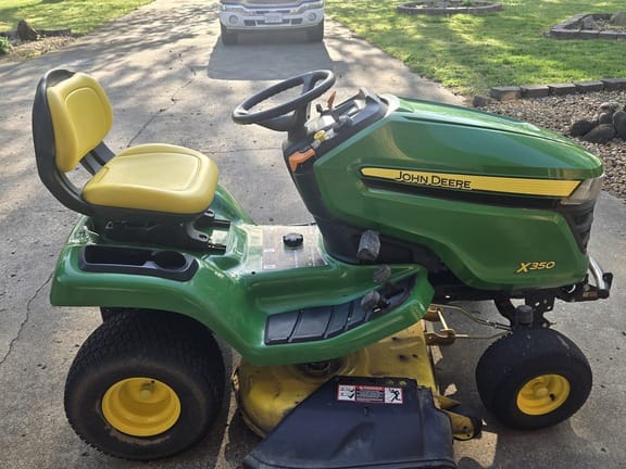 2016 John Deere X350 Equipment Image0