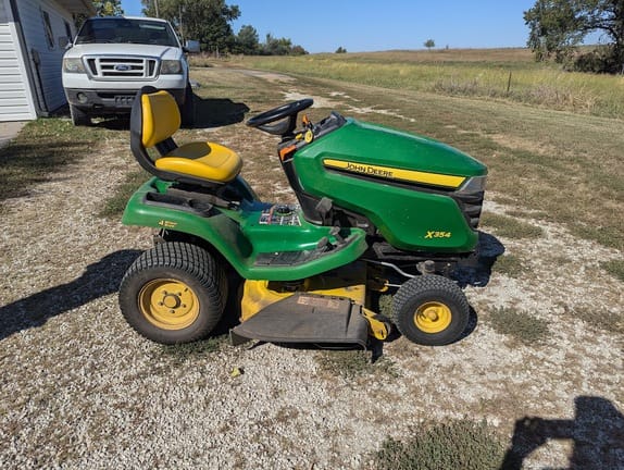 Main image John Deere X354