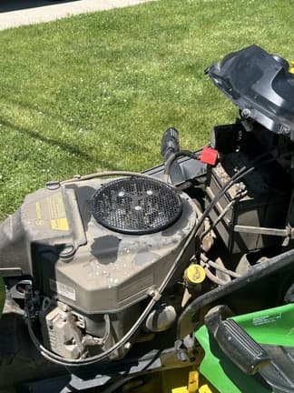 Image of John Deere X354 equipment image 3