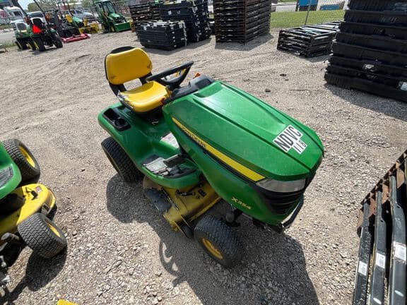 Image of John Deere X354 equipment image 3