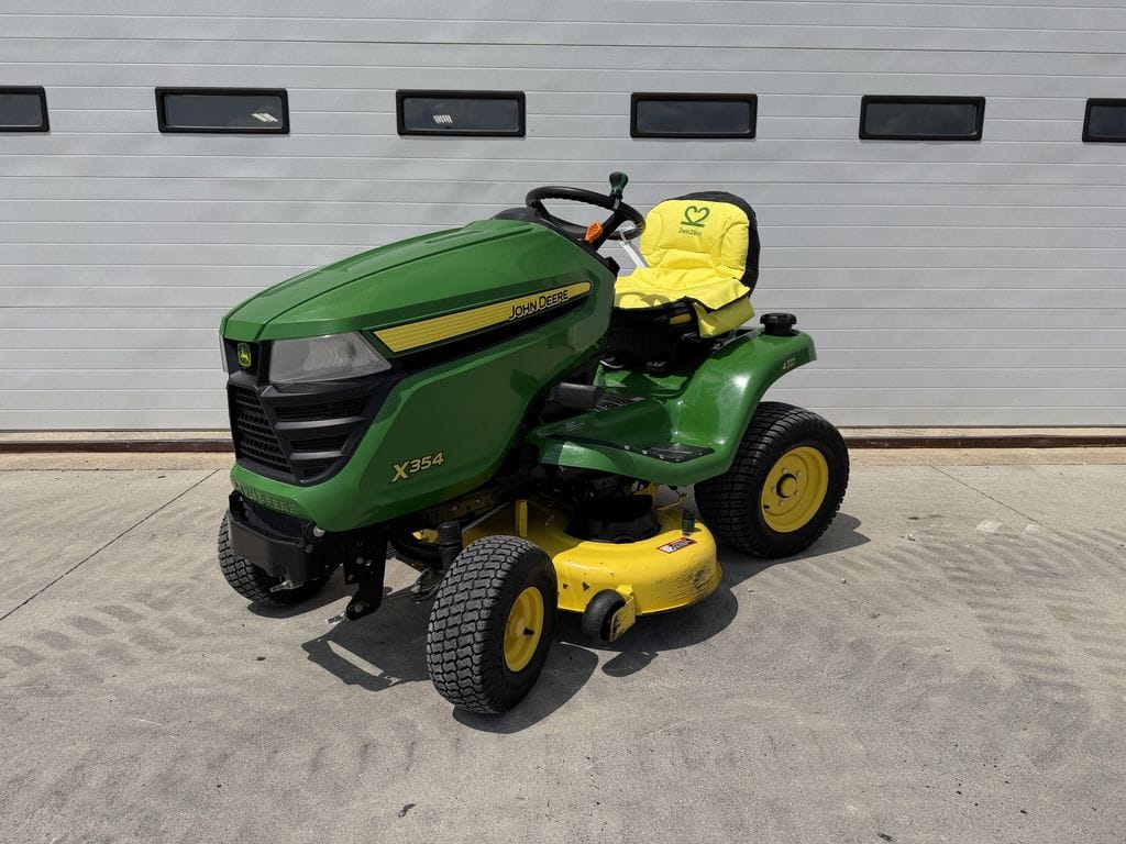2016 John Deere X354 Equipment Image0