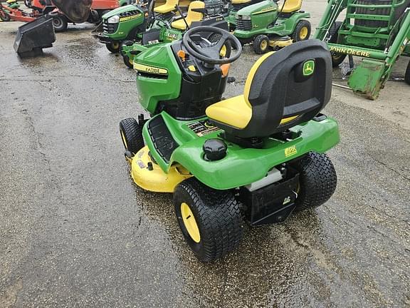 Image of John Deere X370 equipment image 1