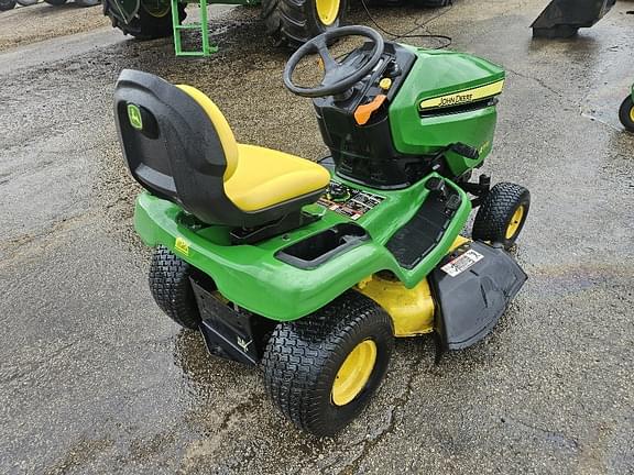 Image of John Deere X370 equipment image 2