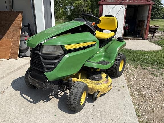 Image of John Deere X370 equipment image 1