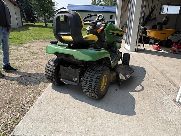 Image of John Deere X370 equipment image 3