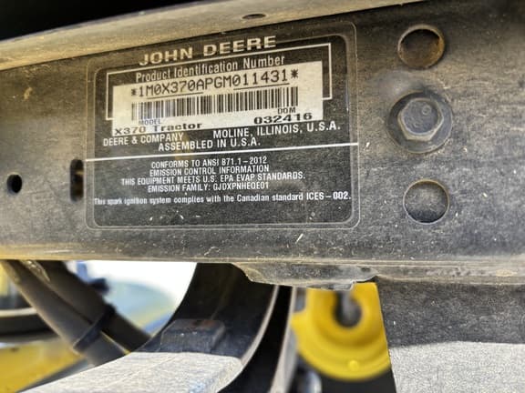 Image of John Deere X370 equipment image 1