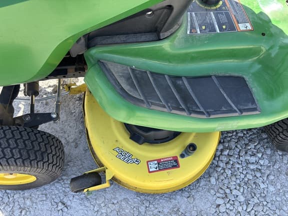 Image of John Deere X370 equipment image 4