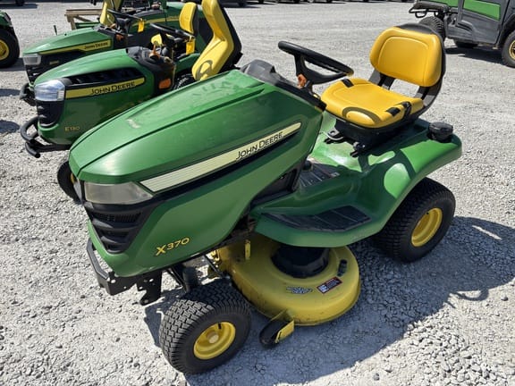 2016 John Deere X370 Equipment Image0